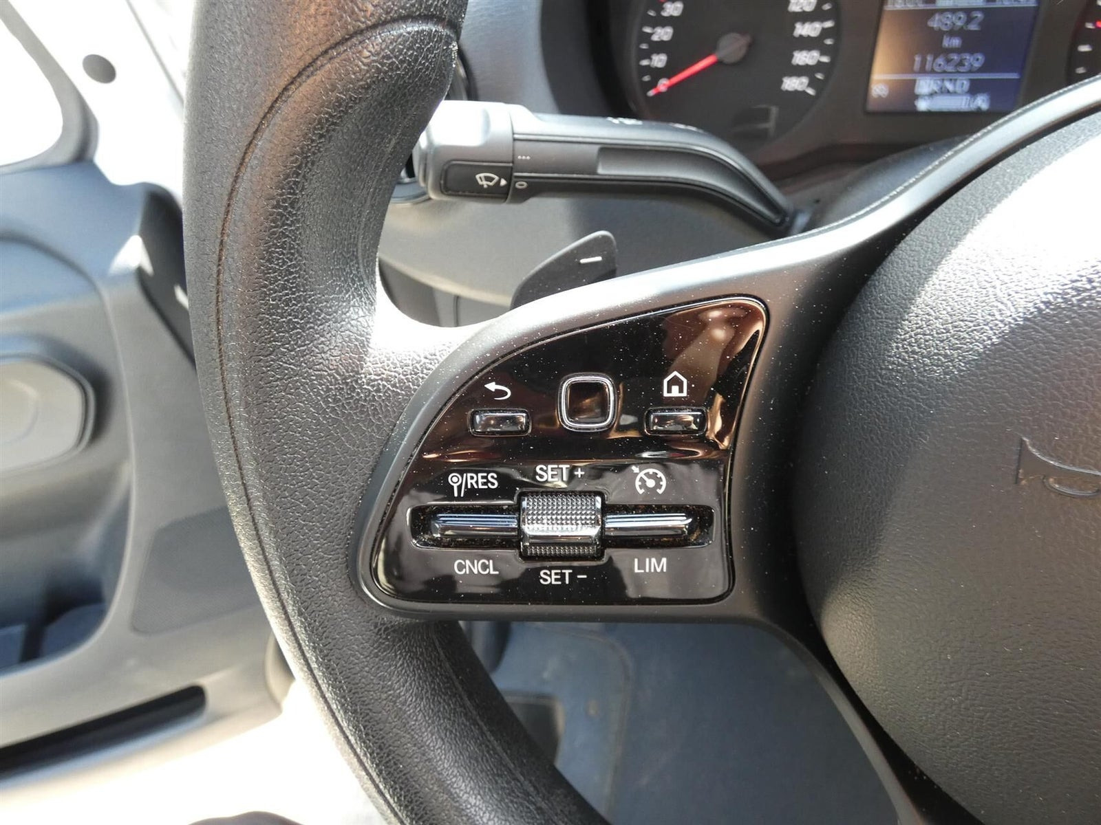 Hvid Mercedes Sprinter 317 fra 2023