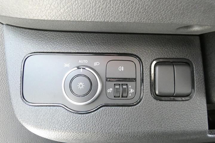 Hvid Mercedes Sprinter 317 fra 2023