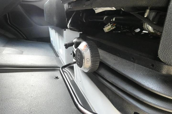 Hvid Mercedes Sprinter 317 fra 2023