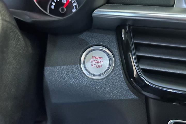 Blå Kia Optima fra 2020