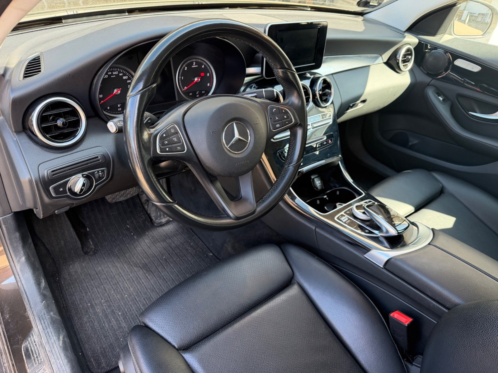 Brun Mercedes C200 d fra 2016