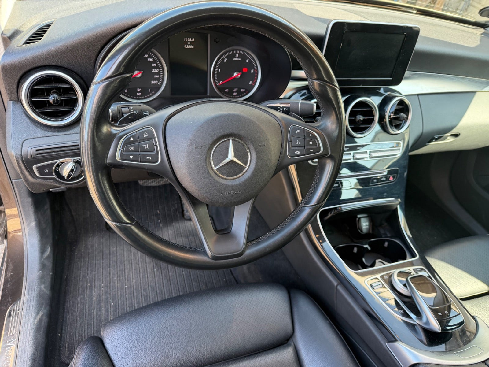 Brun Mercedes C200 d fra 2016