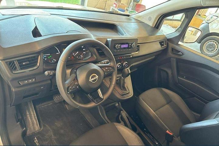 Hvid Nissan Townstar fra 2023