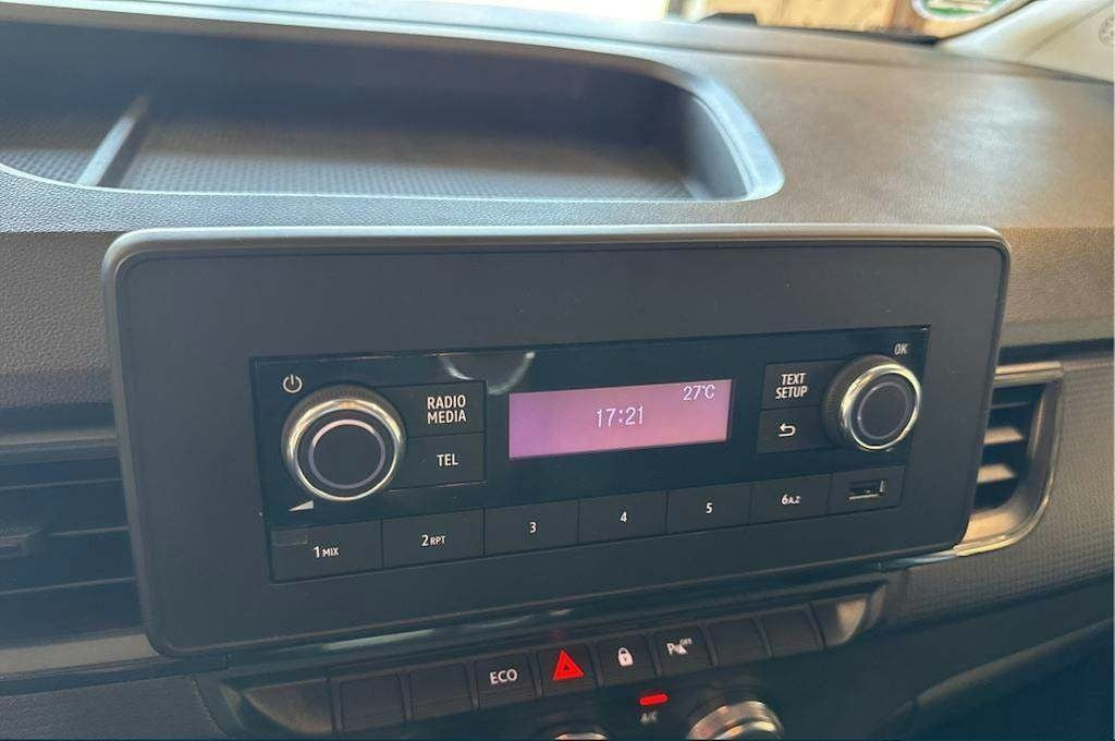 Hvid Nissan Townstar fra 2023