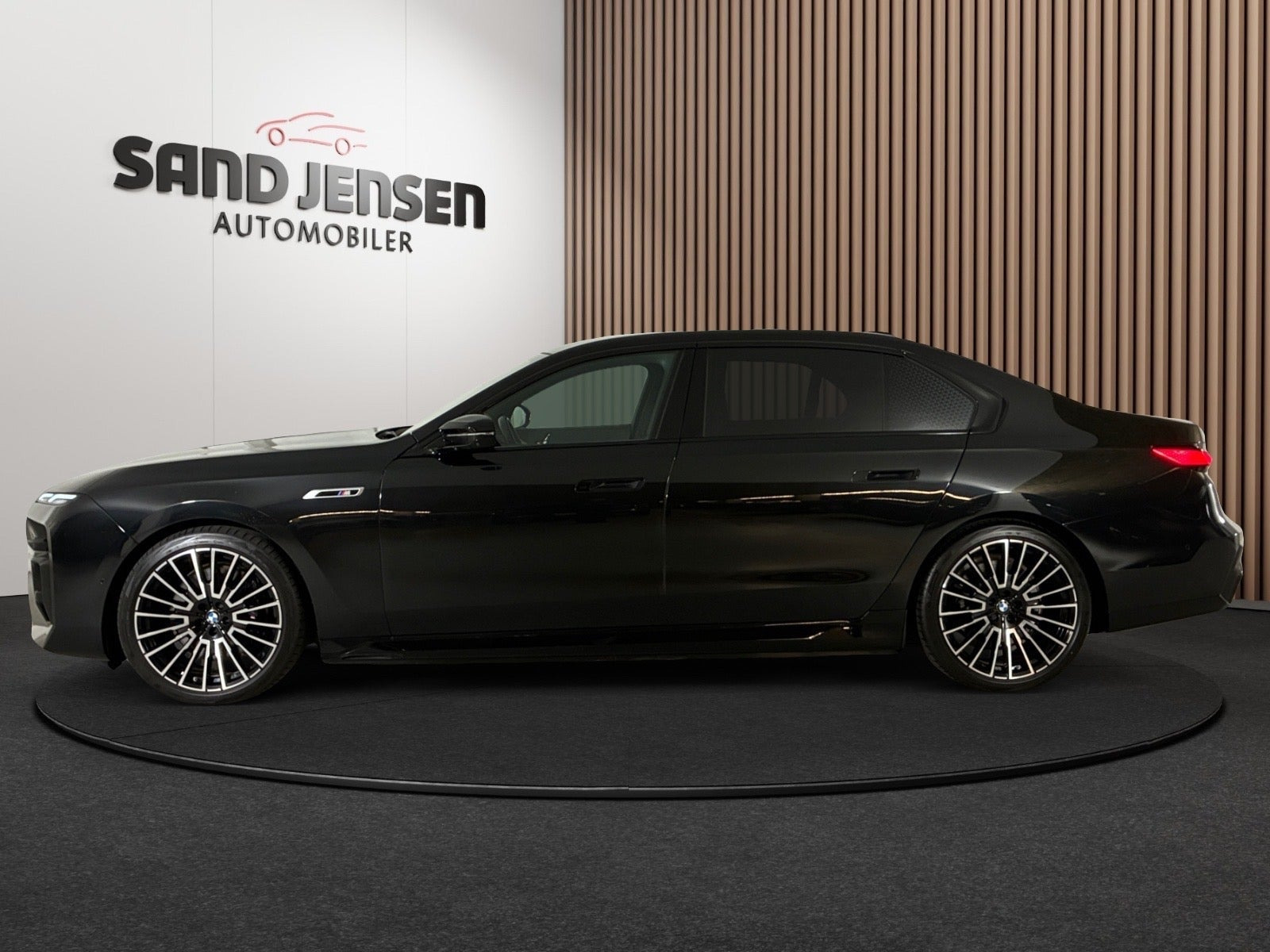 Sort BMW i7 fra 2024