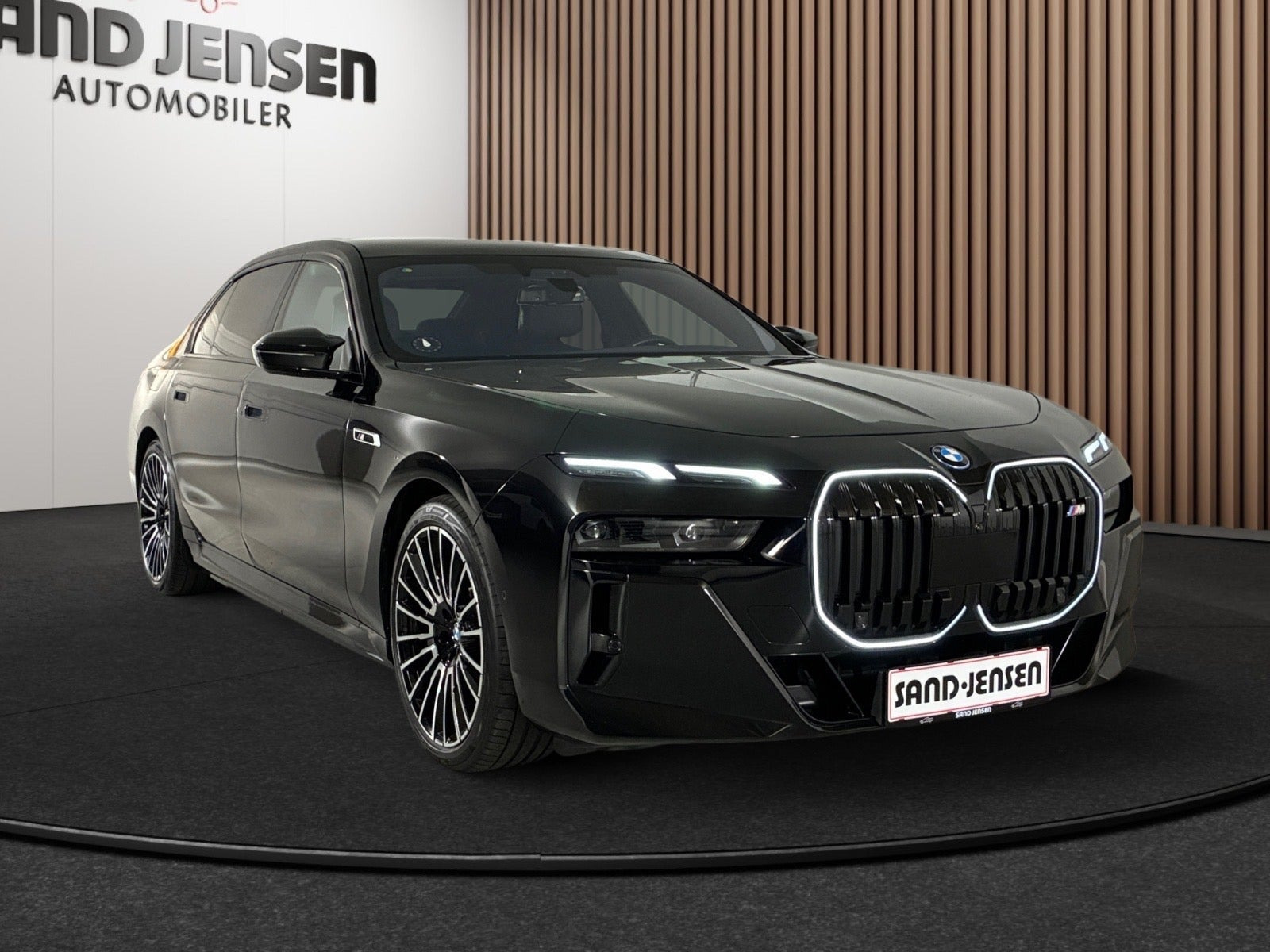 Sort BMW i7 fra 2024