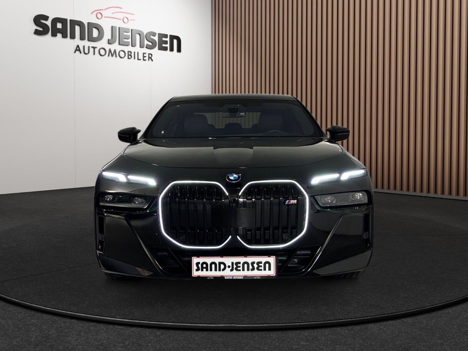 Sort BMW i7 fra 2024