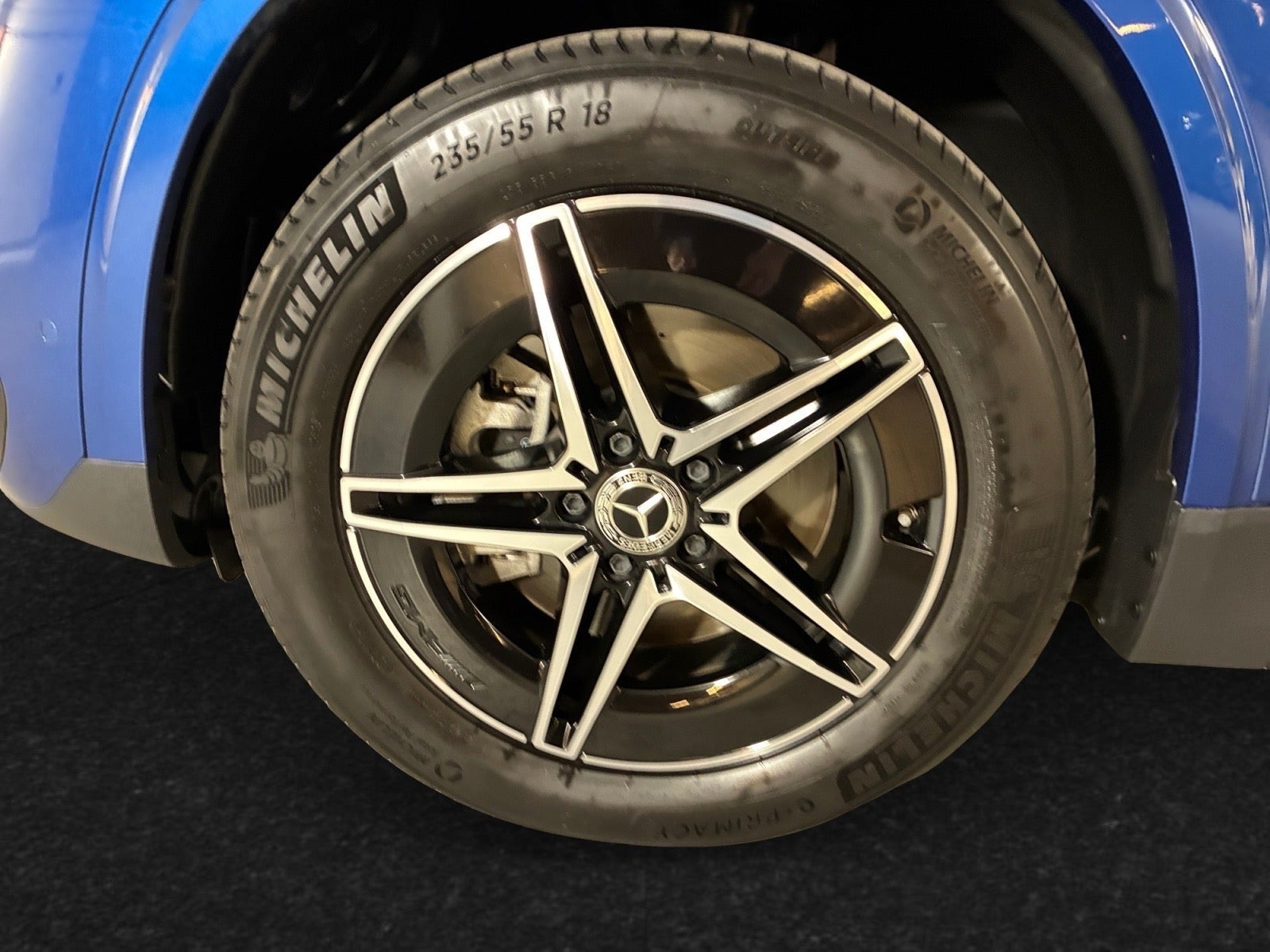 Blå Mercedes EQA250+ fra 2025
