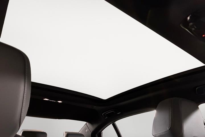 Hvid BMW i5 fra 2024