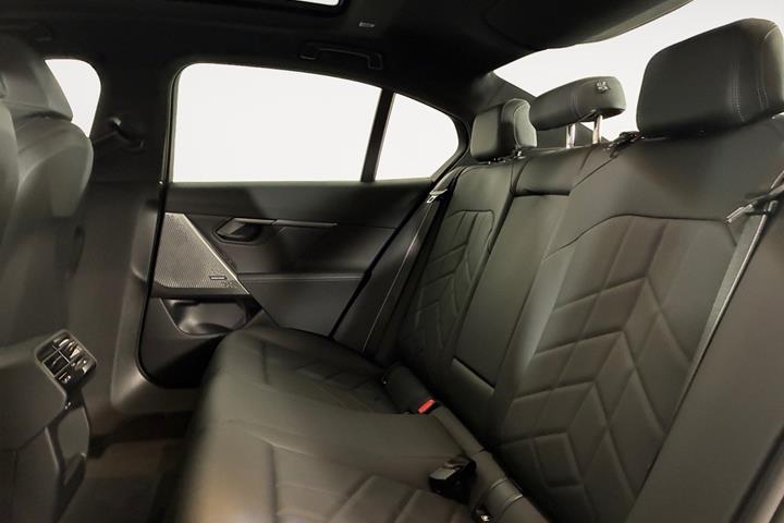 Hvid BMW i5 fra 2024