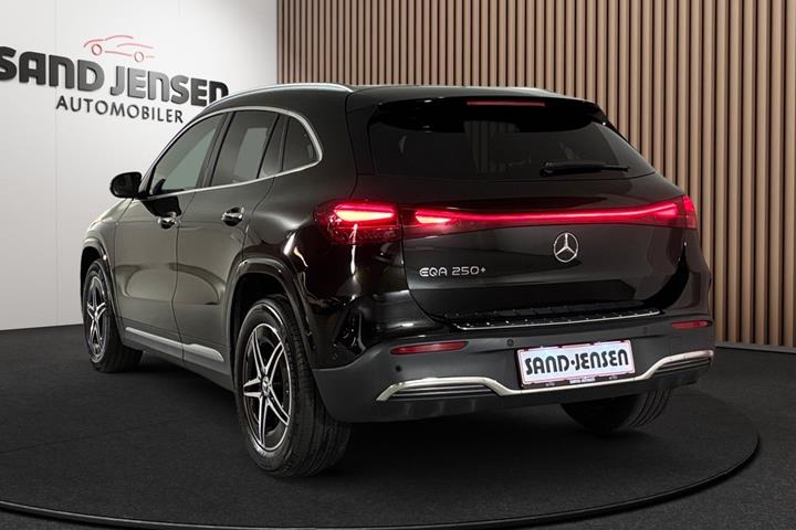 Sort Mercedes EQA250+ fra 2025