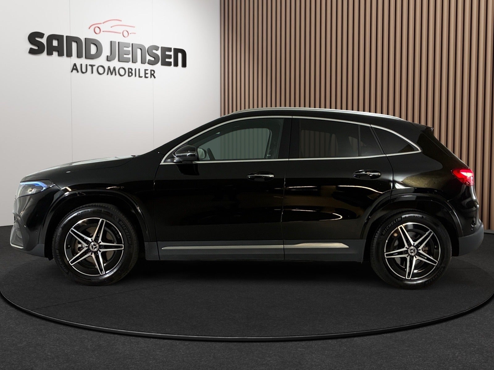 Sort Mercedes EQA250+ fra 2024