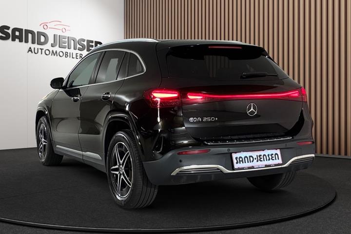 Sort Mercedes EQA250+ fra 2024