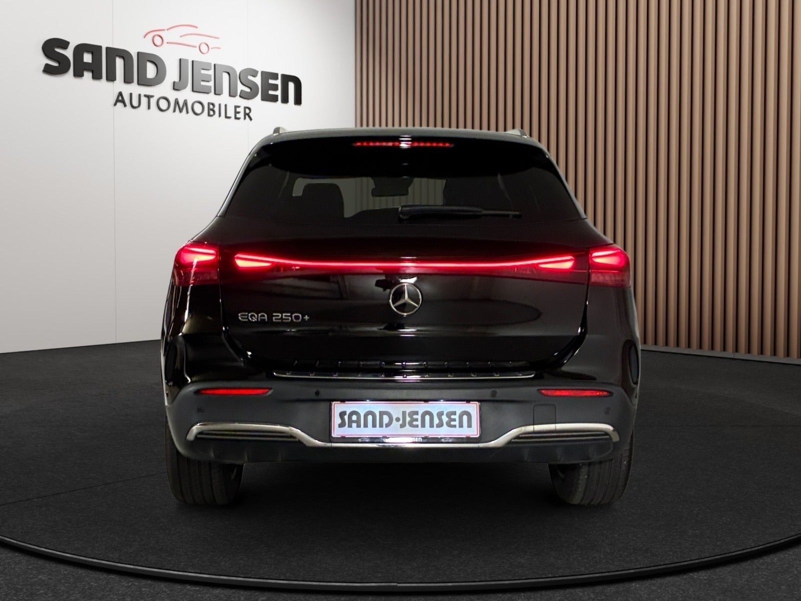 Sort Mercedes EQA250+ fra 2024