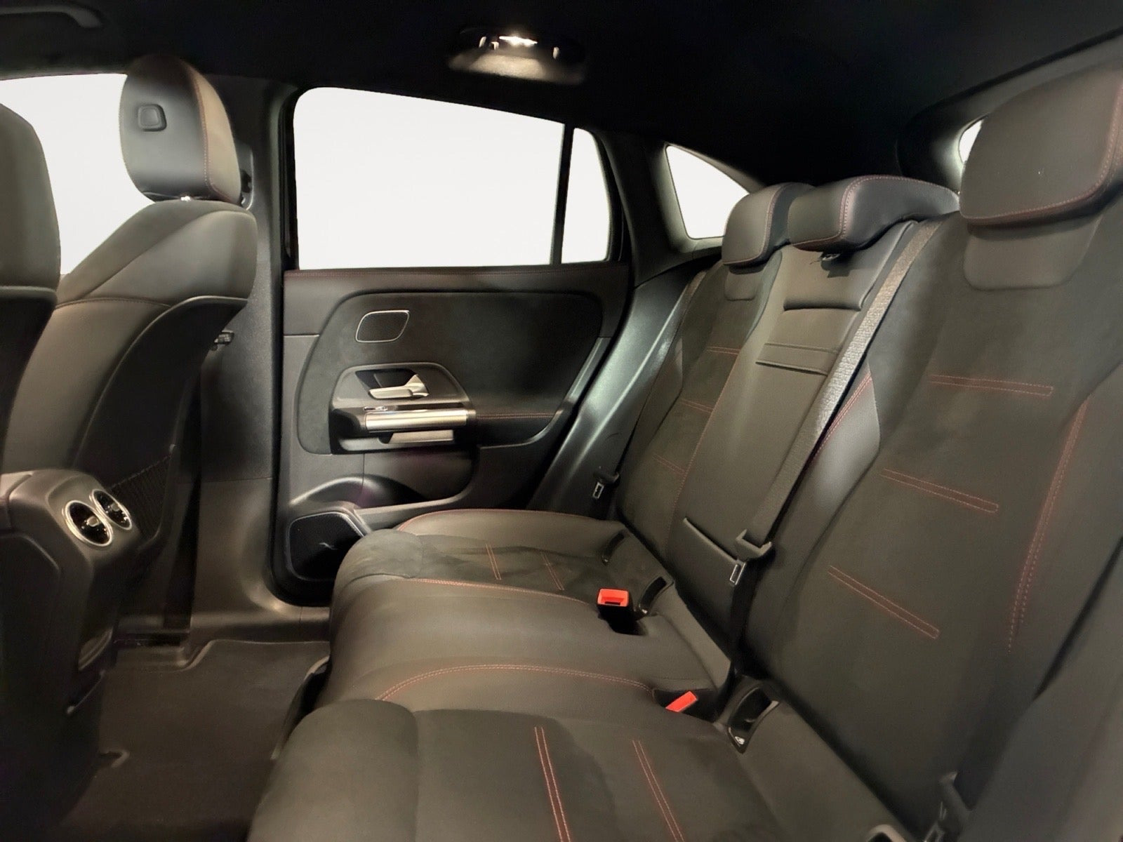 Sort Mercedes EQA250+ fra 2024