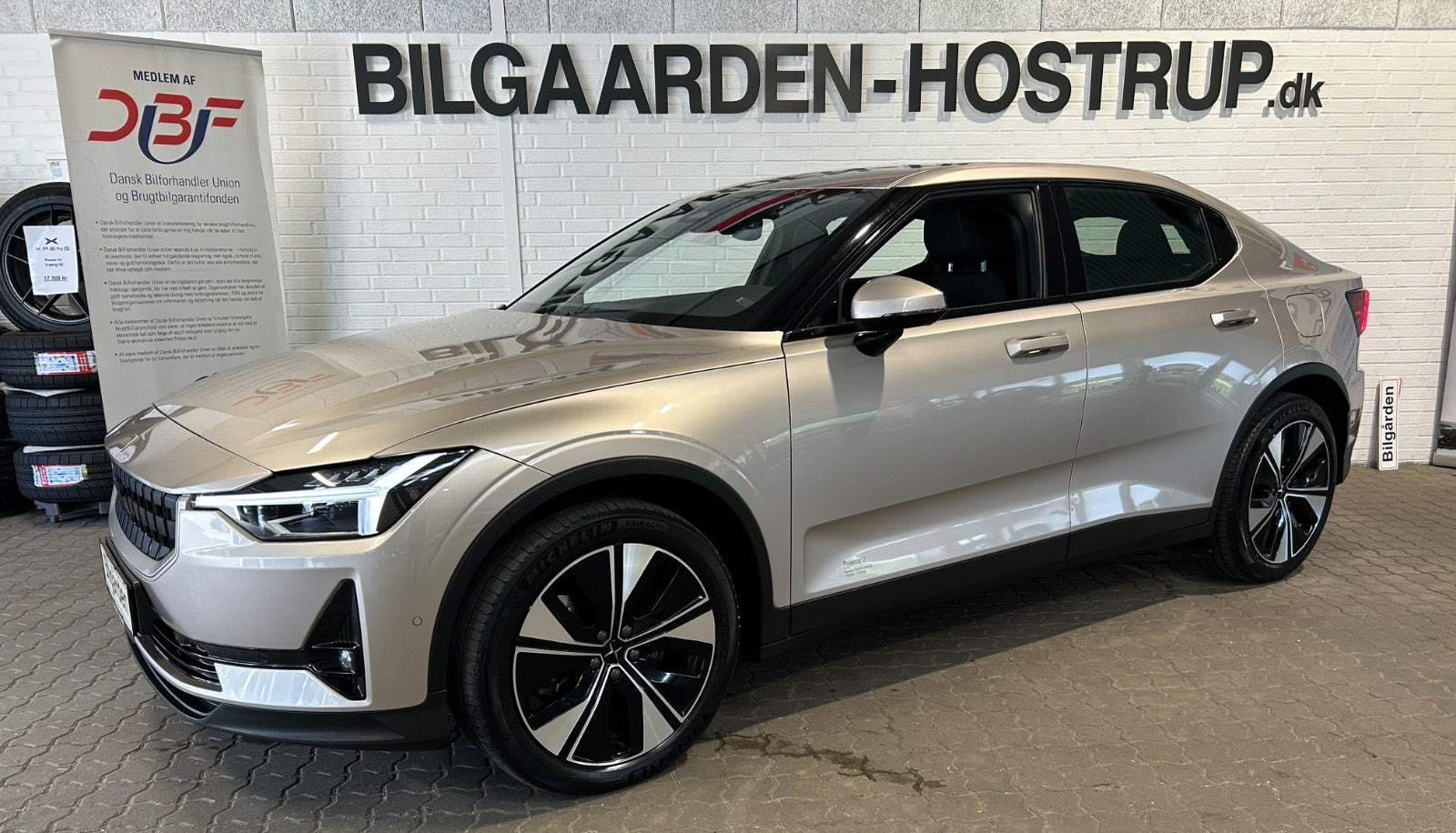 Orange Polestar 2 fra 2023