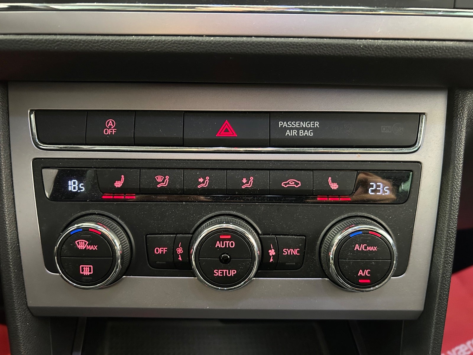 Grå Seat Leon fra 2017
