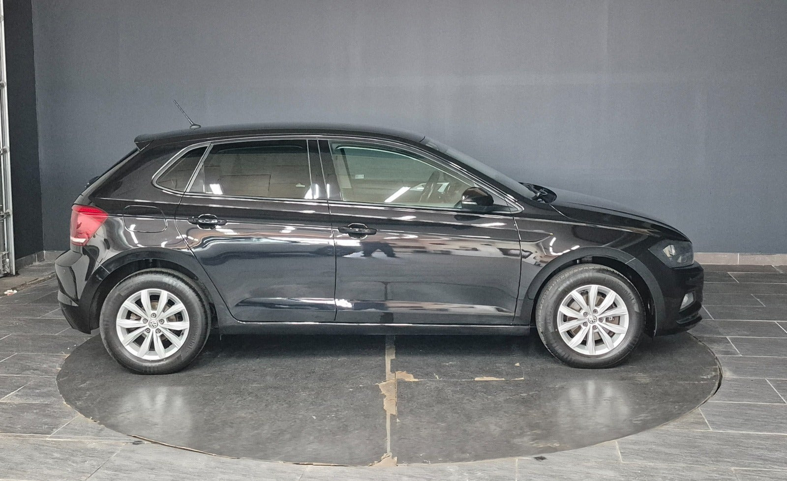 Sort VW Polo fra 2019