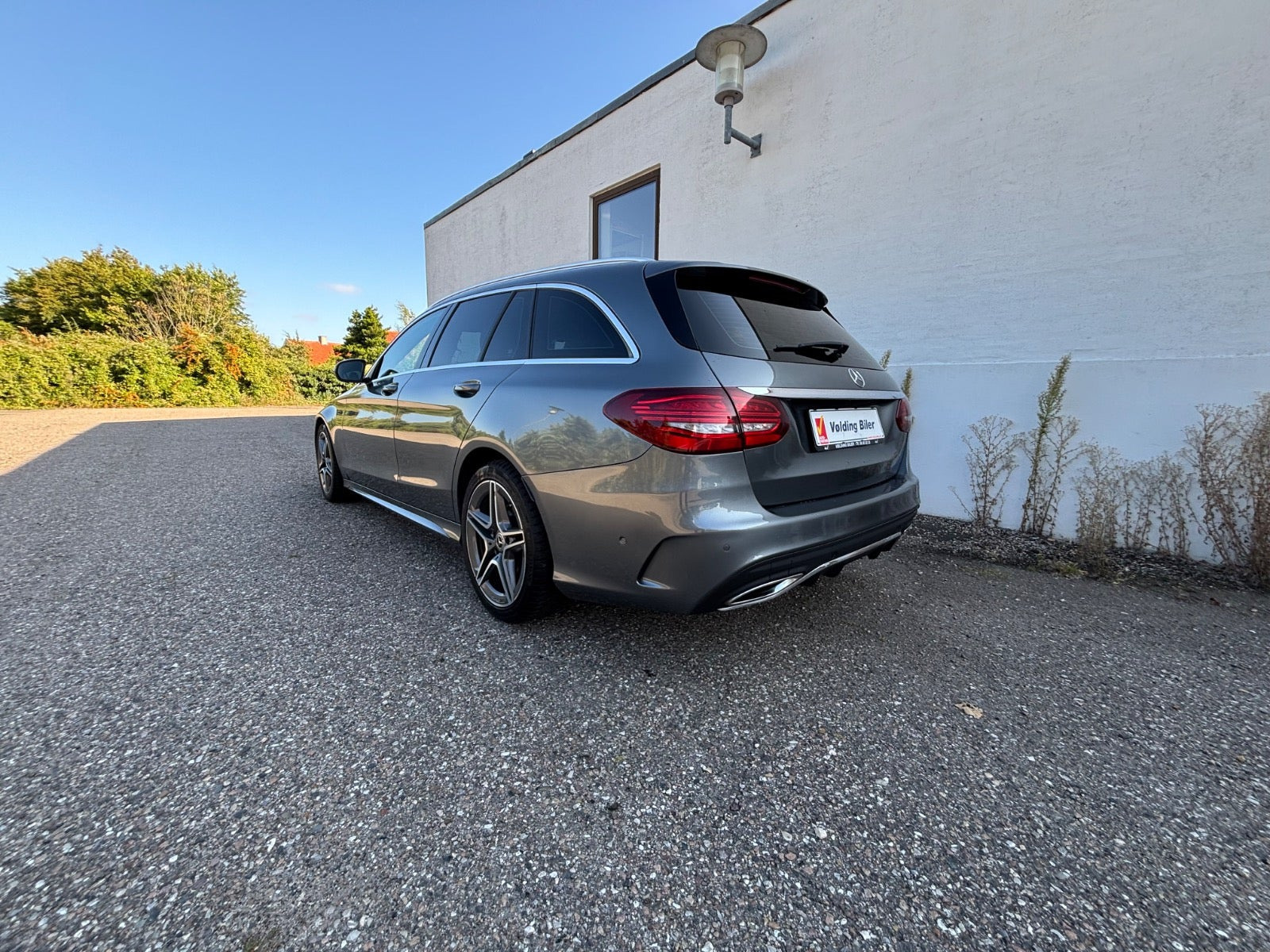 Grå Mercedes C220 d fra 2018