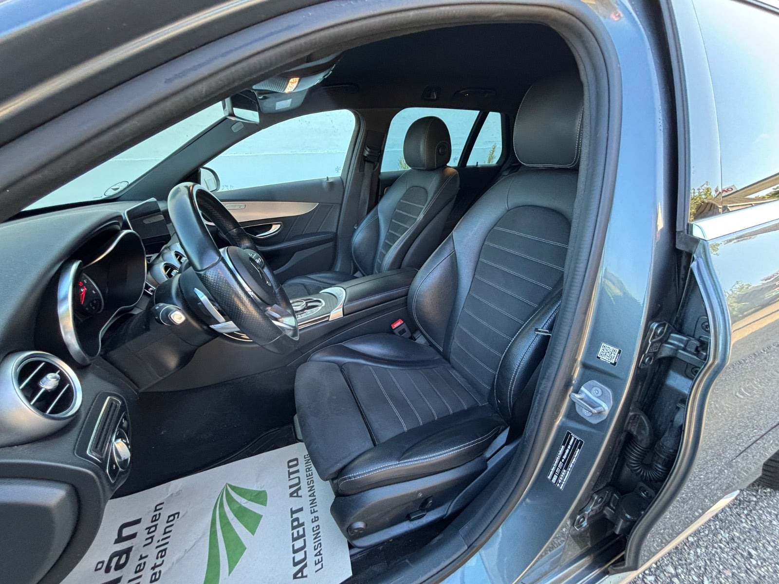 Grå Mercedes C220 d fra 2018