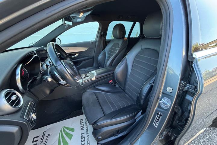 Grå Mercedes C220 d fra 2018