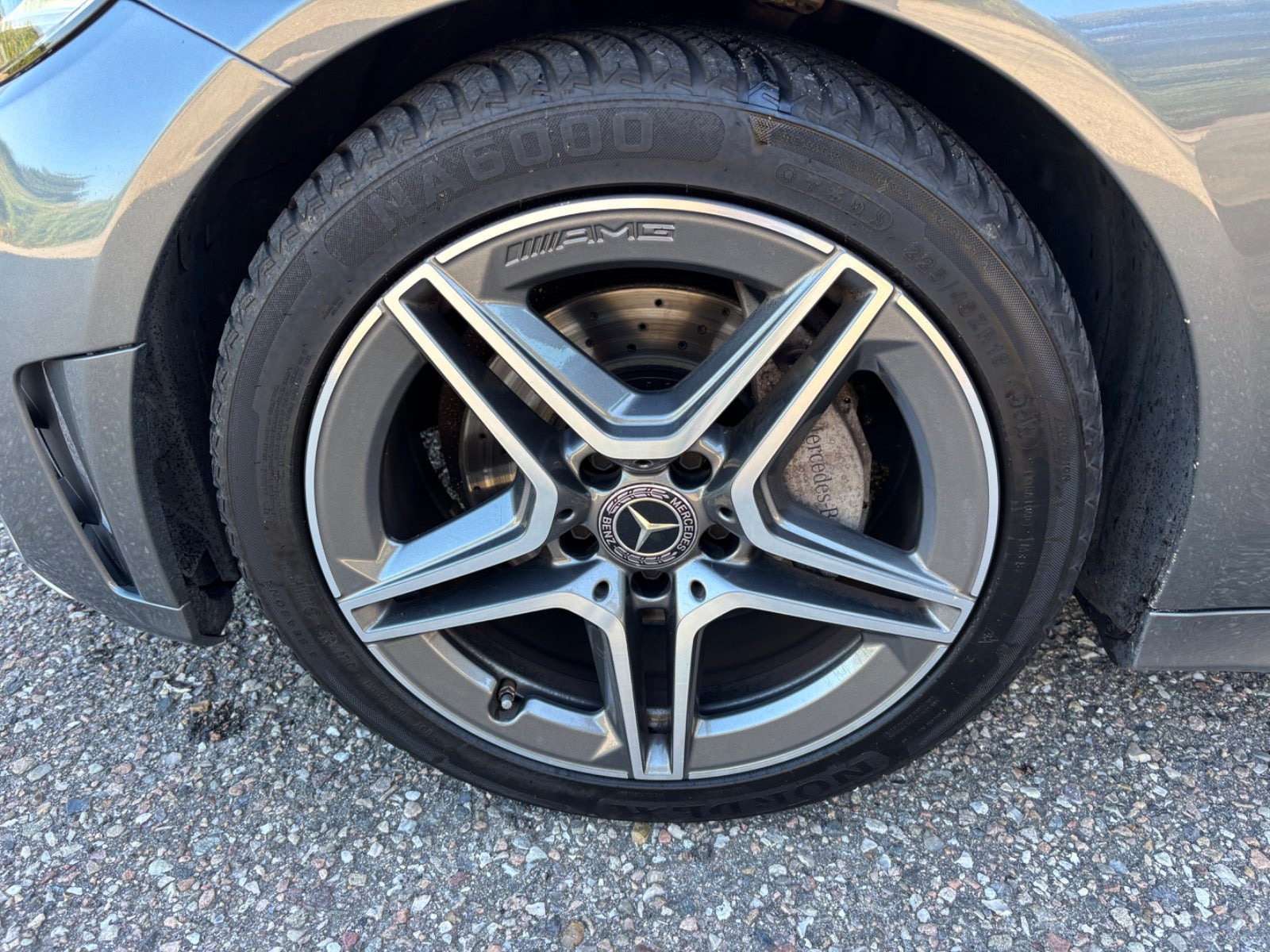 Grå Mercedes C220 d fra 2018
