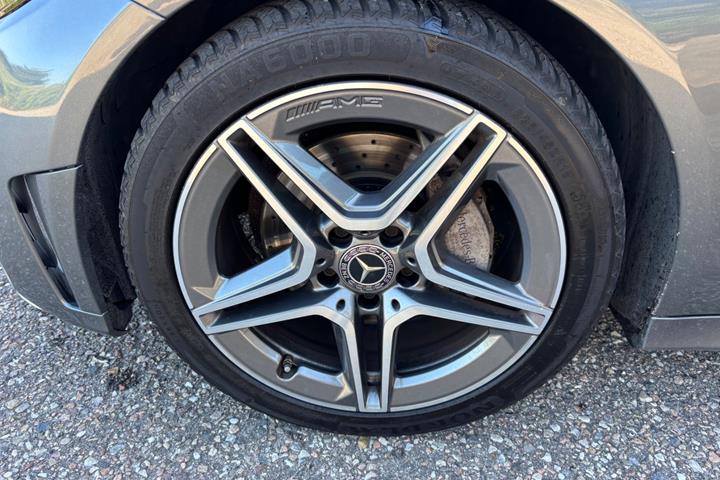 Grå Mercedes C220 d fra 2018