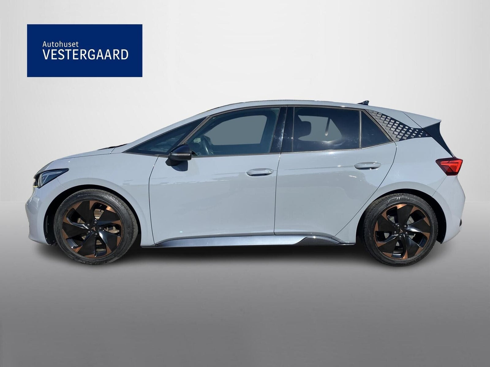 Grå Cupra Born fra 2024