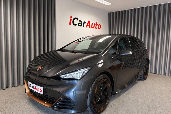 Grå Cupra Born fra 2022 set udefra