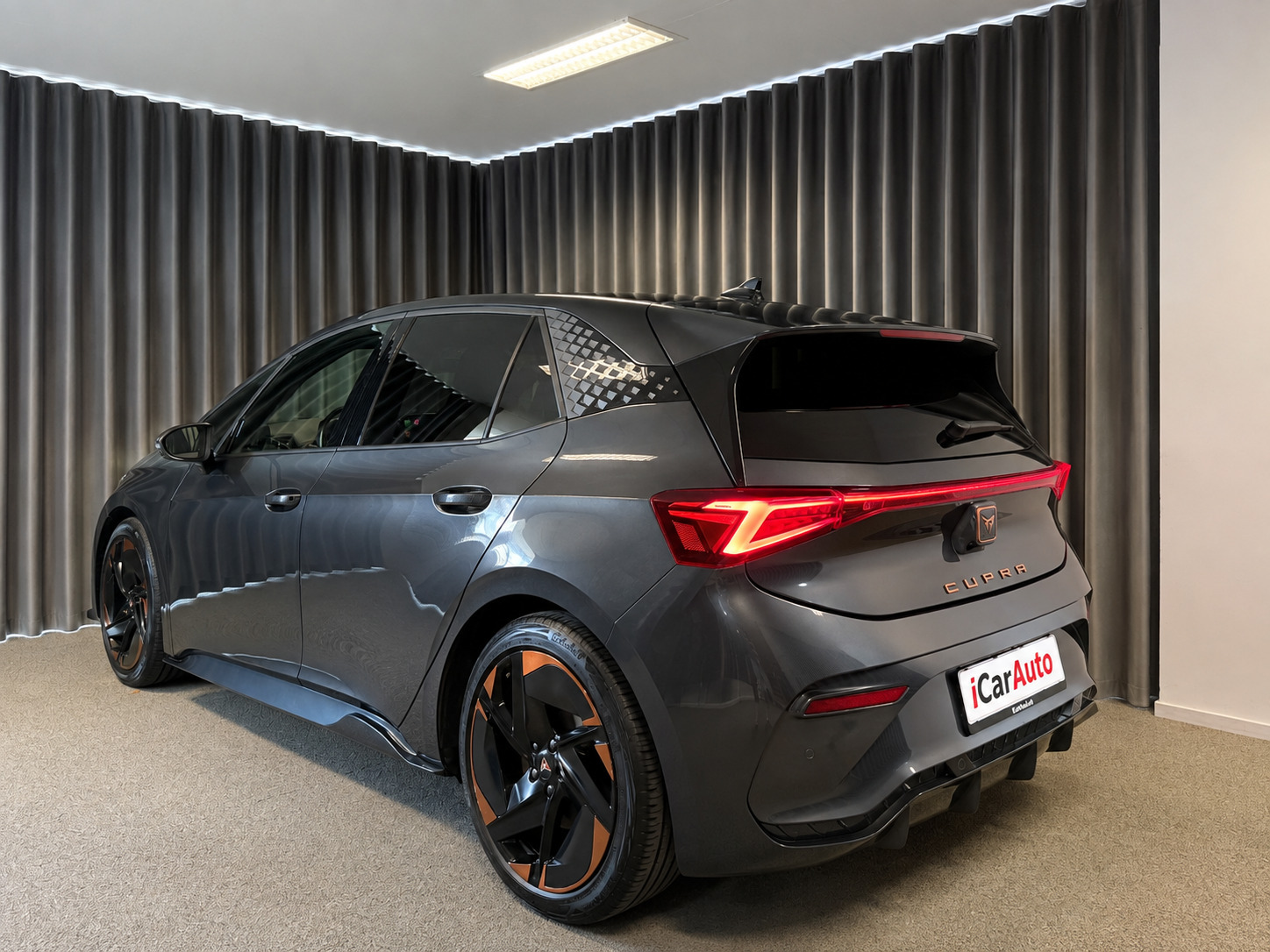 Grå Cupra Born fra 2022