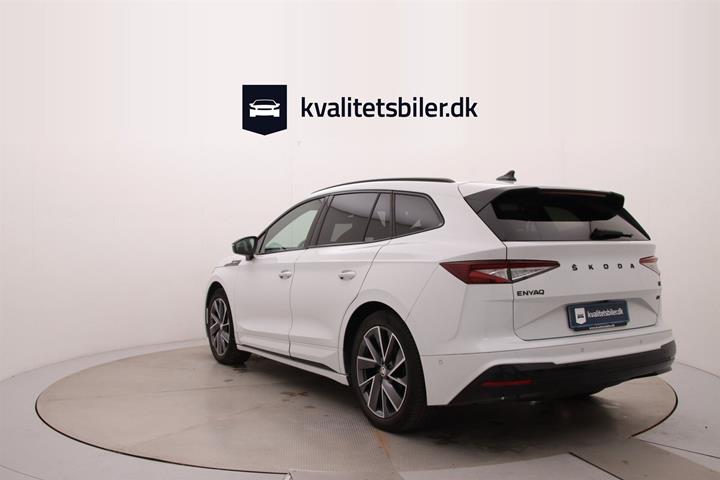Hvid Skoda Enyaq fra 2022
