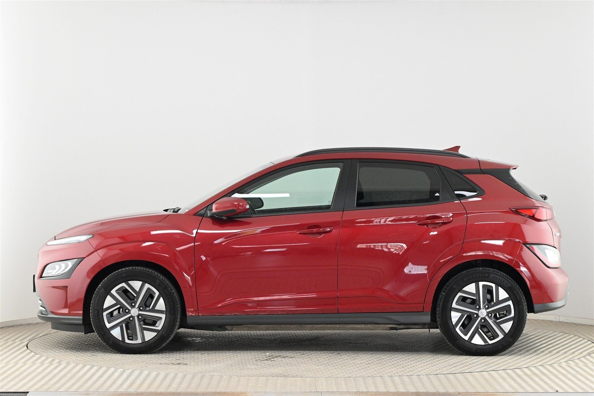 Rød Hyundai Kona fra 2022