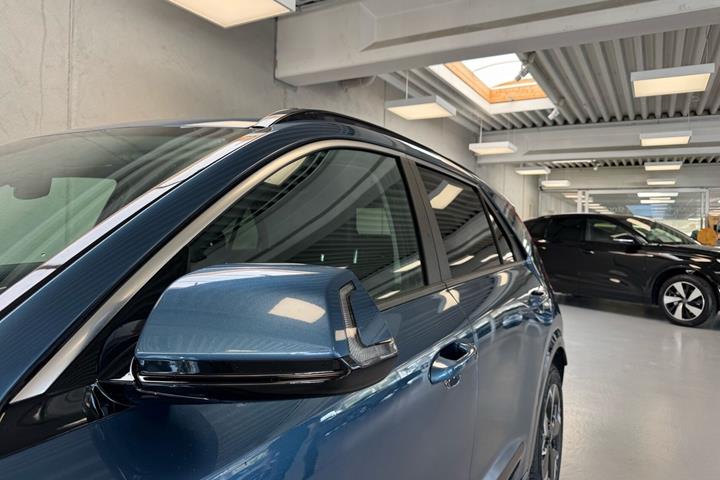 Blå Kia Niro EV fra 2025