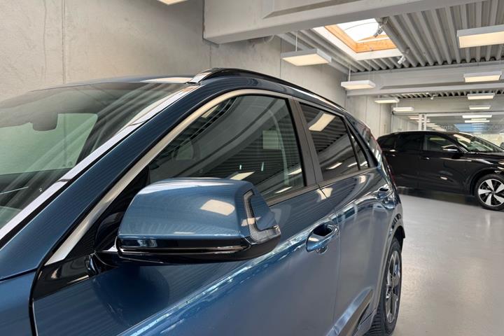 Blå Kia Niro EV fra 2025