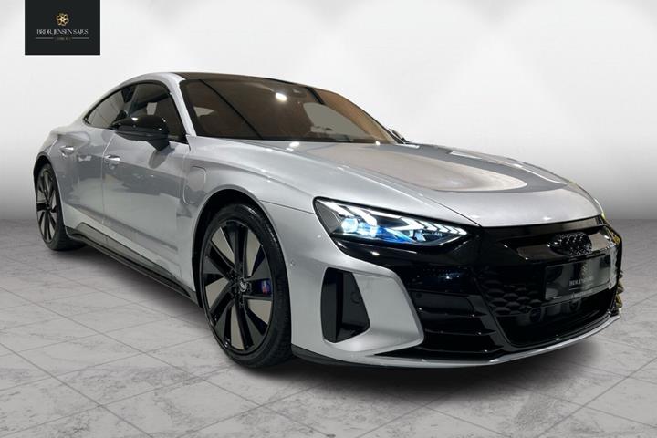 Sølv Audi RS e-tron GT fra 2022