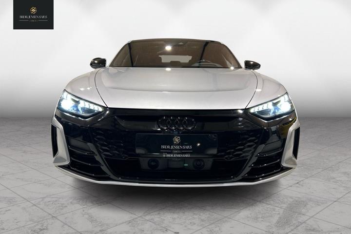 Sølv Audi RS e-tron GT fra 2022