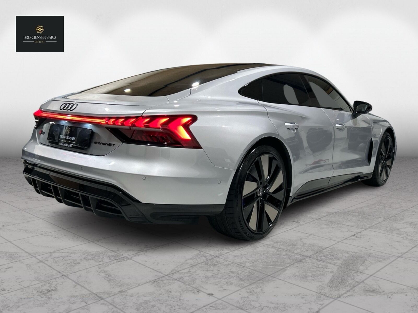 Sølv Audi RS e-tron GT fra 2022
