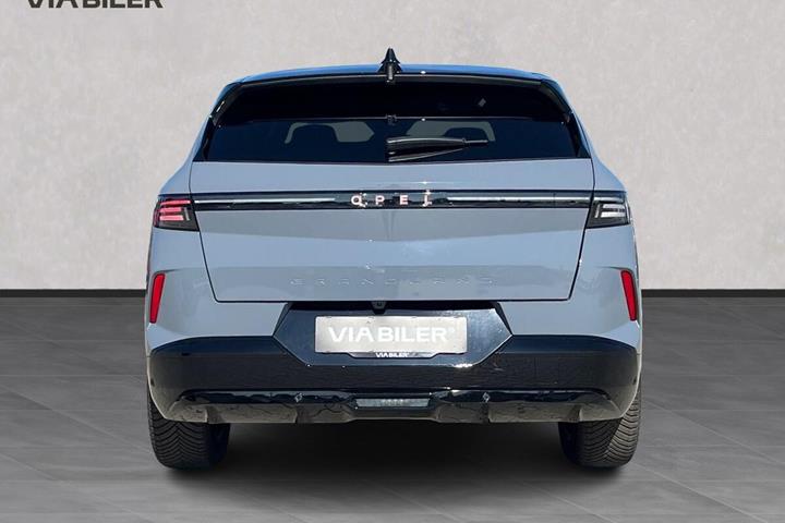 Grå Opel Grandland fra 2026