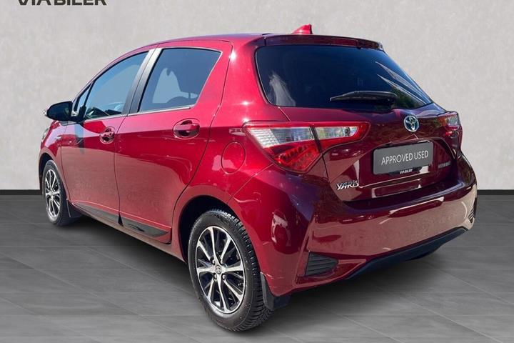 Rød Toyota Yaris fra 2020