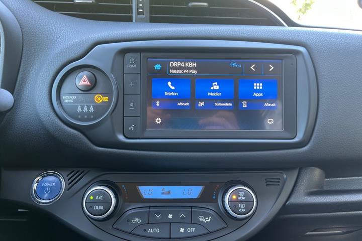 Rød Toyota Yaris fra 2020