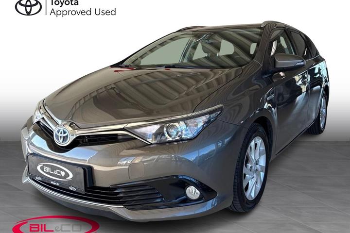 Bronze Toyota Auris fra 2017 set udefra