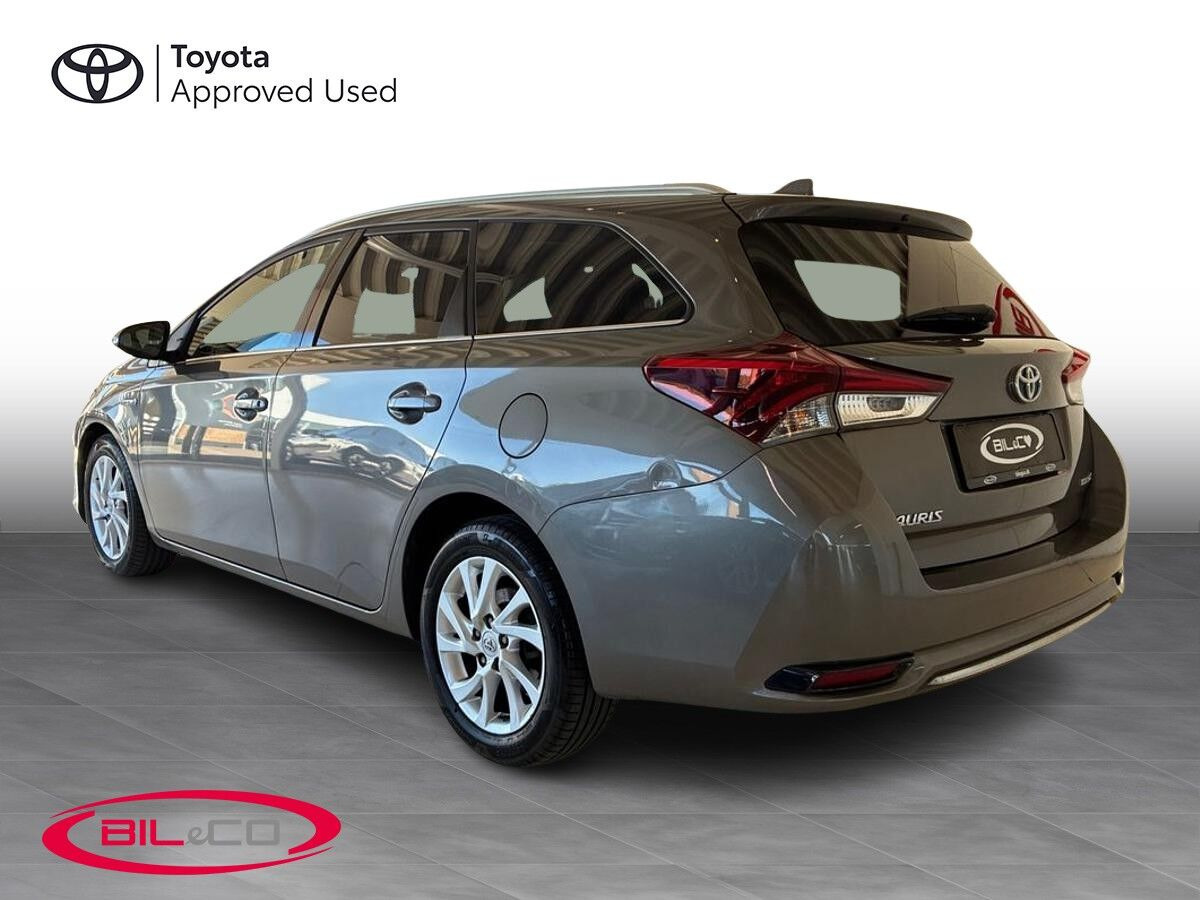 Bronze Toyota Auris fra 2017