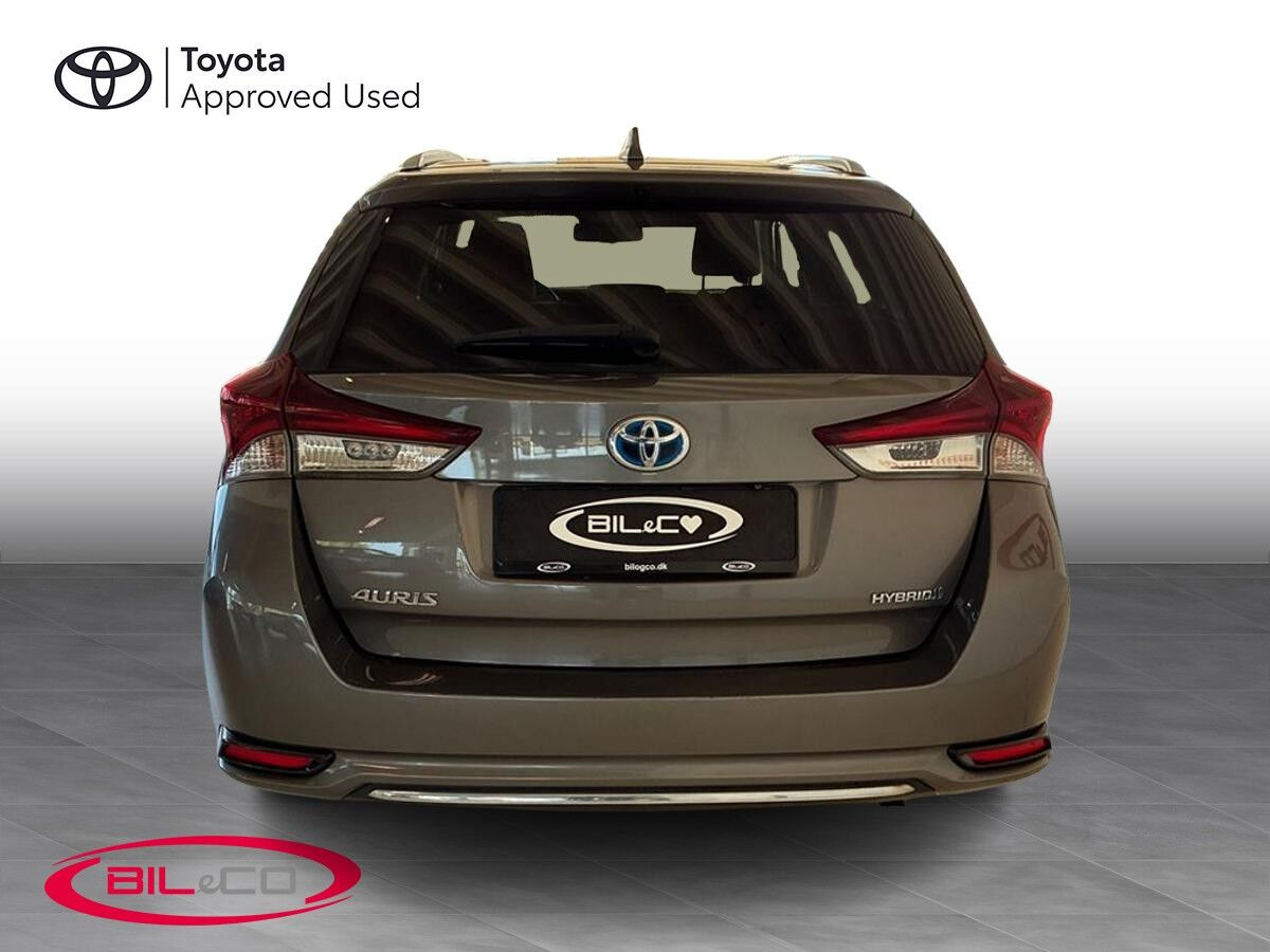 Bronze Toyota Auris fra 2017