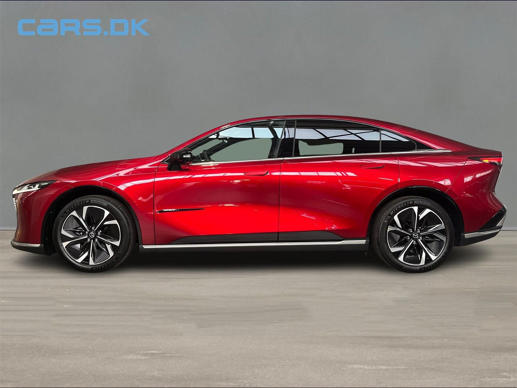 Rød Mazda 6e fra 2026