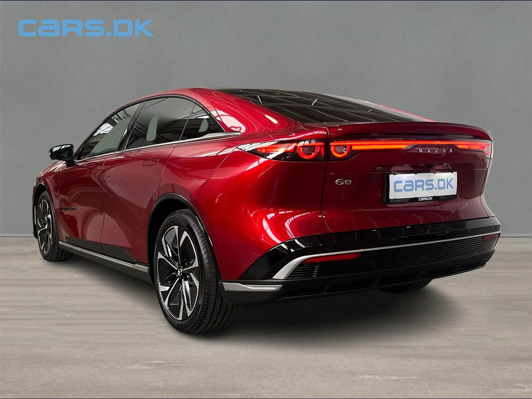 Rød Mazda 6e fra 2026