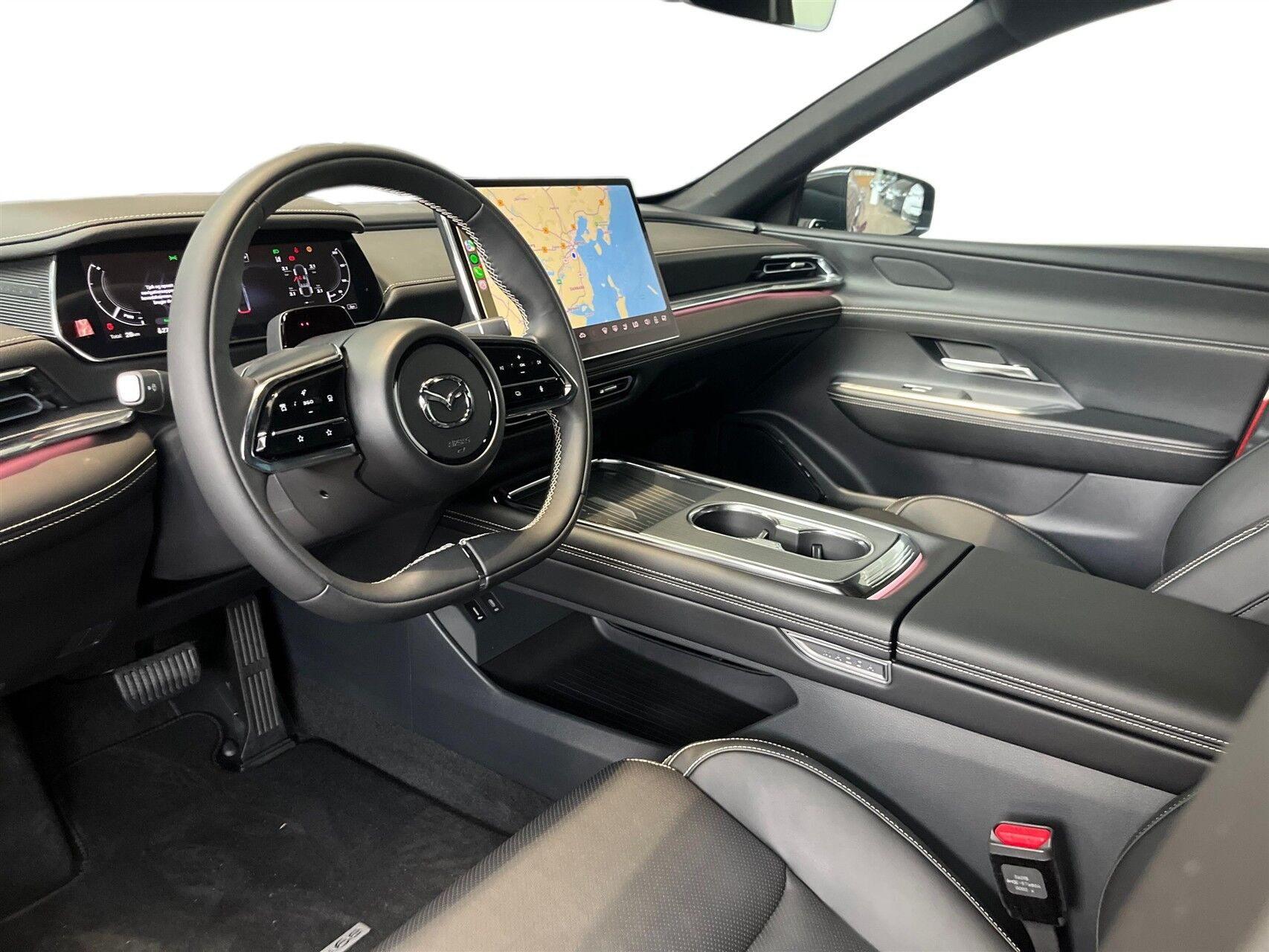 Rød Mazda 6e fra 2026