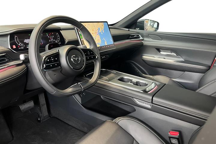 Rød Mazda 6e fra 2026