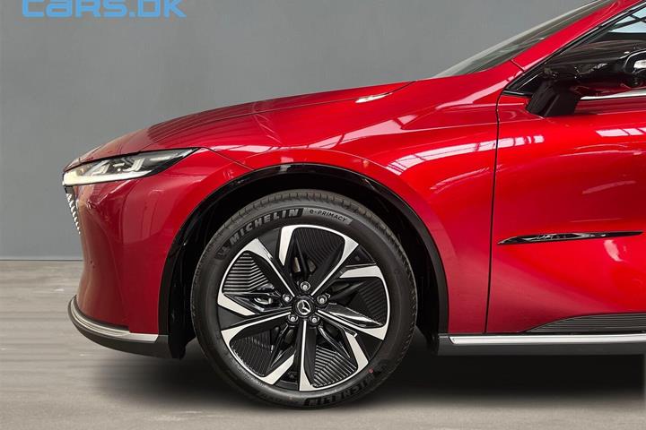 Rød Mazda 6e fra 2026