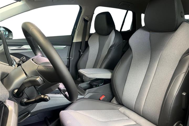 Sort Skoda Enyaq fra 2026