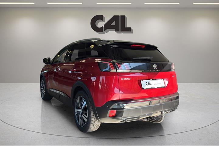 Rød Peugeot 3008 fra 2021